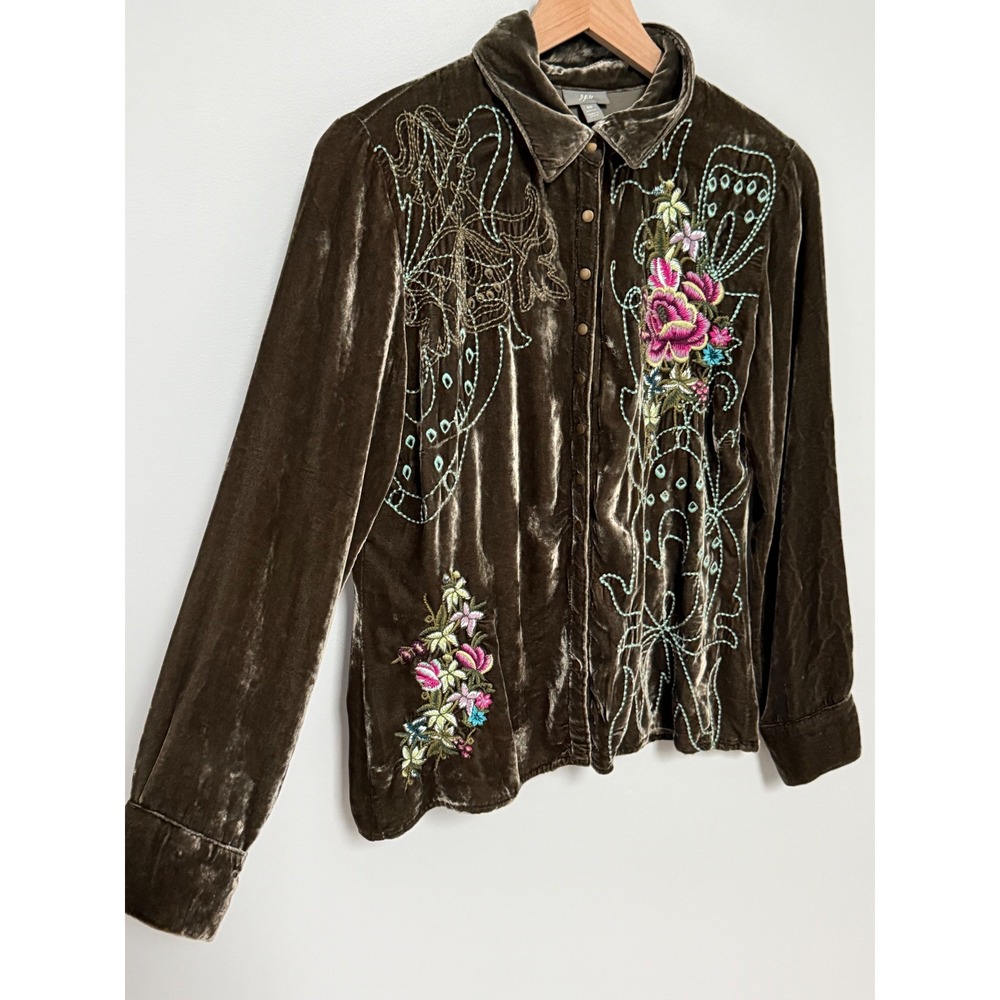 J. Jill Silk Blend Velvet Floral Embroidered Button Down Green Shirt
Petite S - Picture 4 of 10